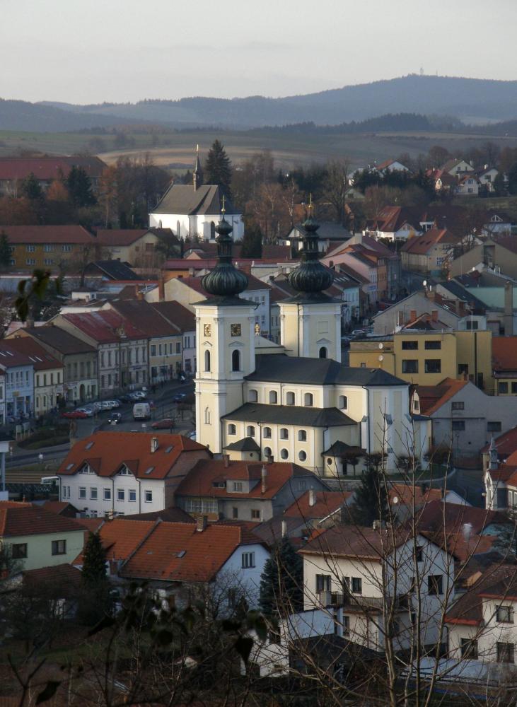 Kostel sv. Vavřince a náměstí