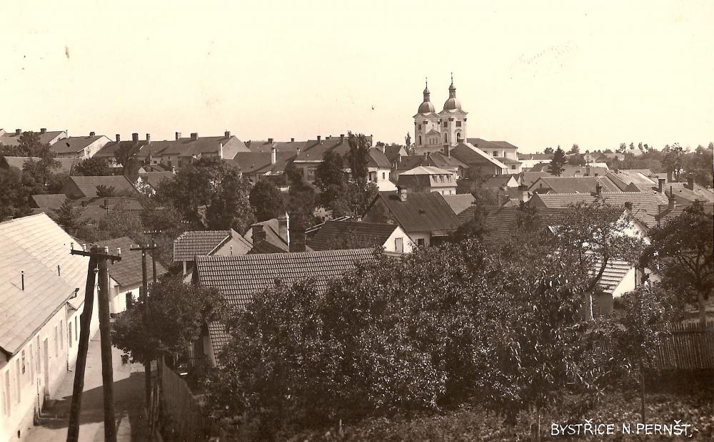 Ulice Bratrská a kostel sv. Vavřince