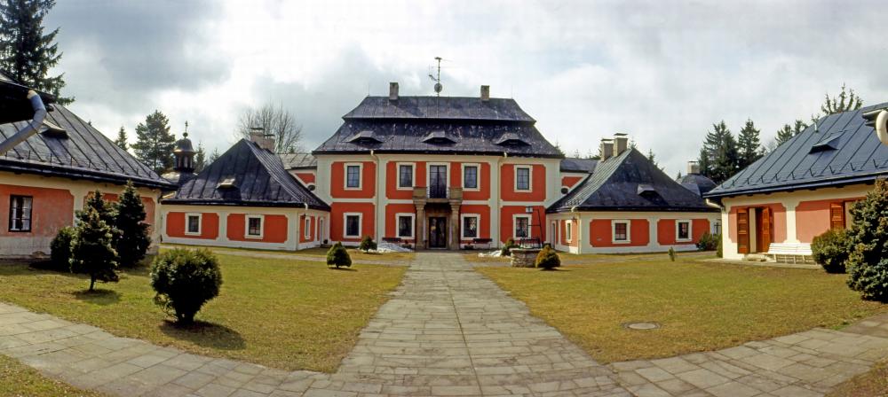 Karlštejn /jeden je u Prahy,druhý u Bystřice n.P./