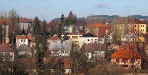 Zemská hospodářská škola(dnes internát střední zem.školy) a kostel svaté Trojice (první desetiletí 20. stol.)