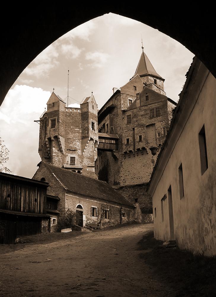 Monumentální