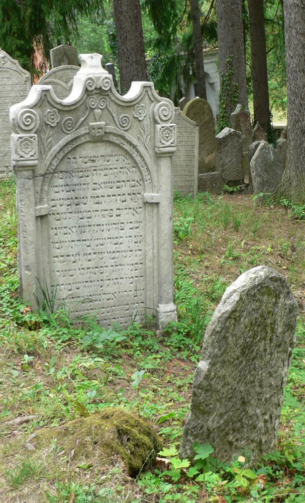 HŘBITOVNÍ NÁLADA
