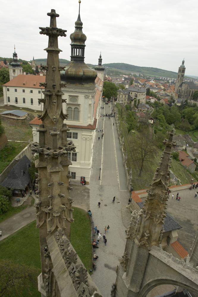 Kutná Hora ze střechy sv. Barbory