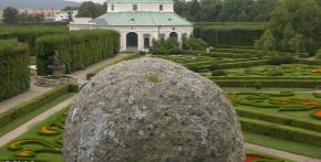 Květná zahrada - hlavice s rotundou