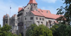 Pohled na hrad Pernštejn