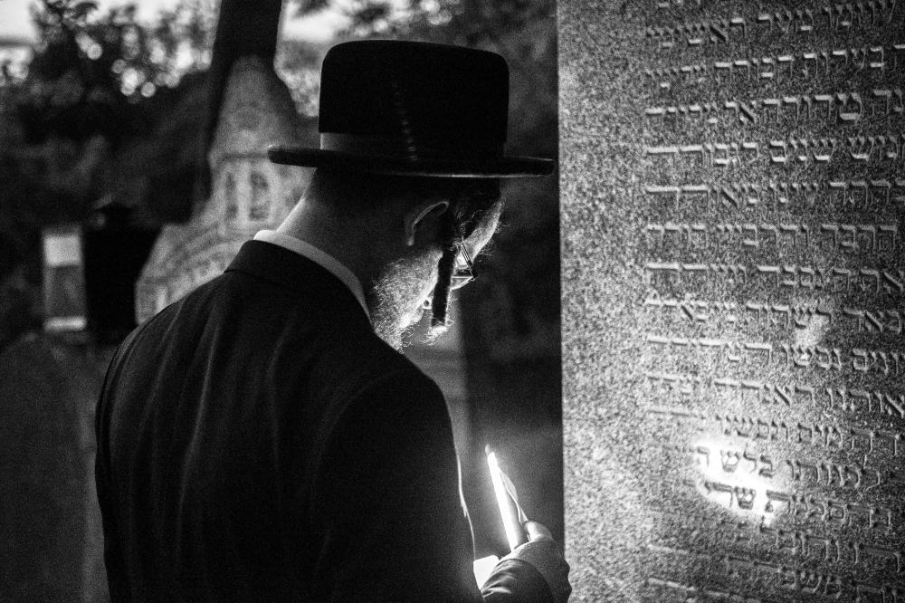 Motlidba na židovské hřbitově na Rabínském Vršku