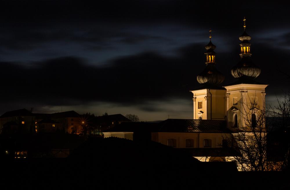 Kostel Svatého Vavřince po západu slunce