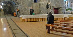 KOSTEL S KOLEJEMI