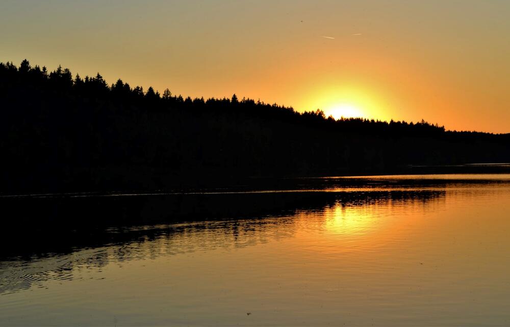 Domanínský rybník při západu slunce